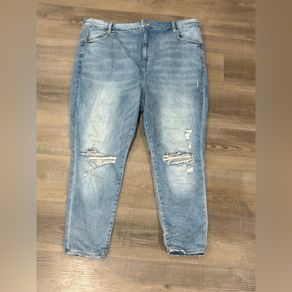 American Eagle Outfitters Light Blue Distressed Highest Rise Jeggings